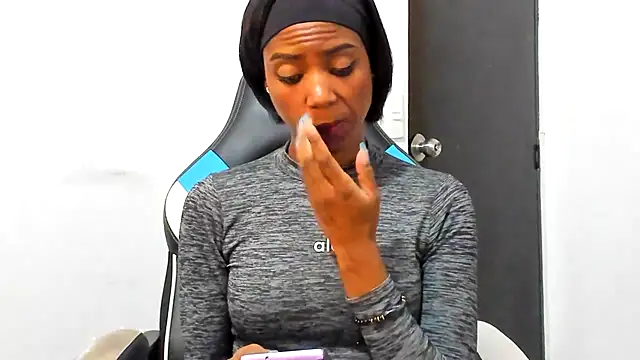 Kalua Brown online show from 04-21-26, 03:17