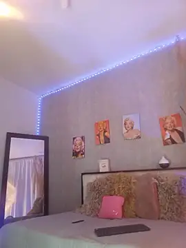 nahiarapalmer19 online show from 10-17-25, 11:51