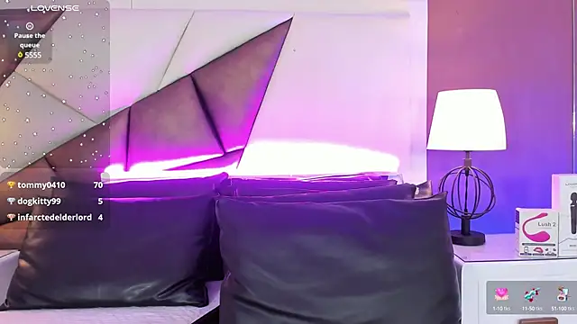 Snapshot of NaomyRivera chatting on 02-20-25, 03:19 NaomyRivera online show from 02-20-25, 03:19