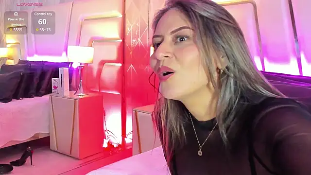 Snapshot of NaomyRivera chatting on 03-05-25, 03:51 NaomyRivera online show from 03-05-25, 03:51