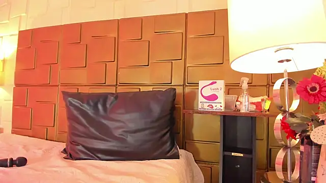 Snapshot of NaomyRivera chatting on 09-14-25, 04:22 NaomyRivera online show from 09-14-25, 04:22