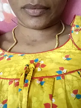 Snapshot of Ambika01 chatting on 10-06-25, 04:54 Ambika01 online show from 10-06-25, 04:54