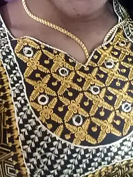 Snapshot of Ambika01 chatting on 11-04-25, 04:11 Ambika01 online show from 11-04-25, 04:11