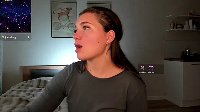 Snapshot of michelle_mirr chatting on 10-18-25, 04:08 michelle mirr online show from 10-18-25, 04:08