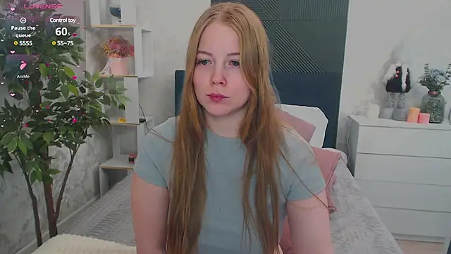 Snapshot of JennyyHot chatting on 12-27-24, 12:34 JennyyHot online show from 12-27-24, 12:34