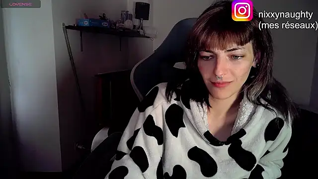 Snapshot of Nixxy_naughty chatting on 01-04-25, 02:46 Nixxy naughty online show from 01-04-25, 02:46