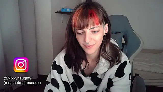 Snapshot of Nixxy_naughty chatting on 02-11-25, 07:38 Nixxy naughty online show from 02-11-25, 07:38