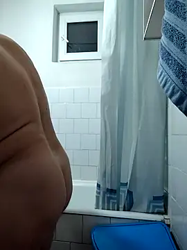 Snapshot of intx800 chatting on 12-12-24, 03:21 intx800 online show from 12-12-24, 03:21