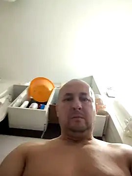 Snapshot of intx800 chatting on 12-15-24, 08:19 intx800 online show from 12-15-24, 08:19