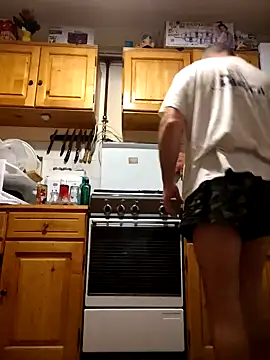 Snapshot of intx800 chatting on 12-16-24, 03:19 intx800 online show from 12-16-24, 03:19