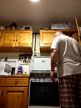 Snapshot of intx800 chatting on 02-28-25, 03:15 intx800 online show from 02-28-25, 03:15