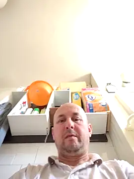 Snapshot of intx800 chatting on 03-22-25, 10:17 intx800 online show from 03-22-25, 10:17