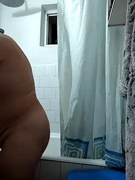 Snapshot of intx800 chatting on 09-09-25, 02:22 intx800 online show from 09-09-25, 02:22