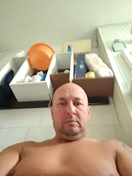 Snapshot of intx800 chatting on 09-14-25, 04:22 intx800 online show from 09-14-25, 04:22