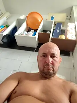 Snapshot of intx800 chatting on 09-17-25, 12:51 intx800 online show from 09-17-25, 12:51