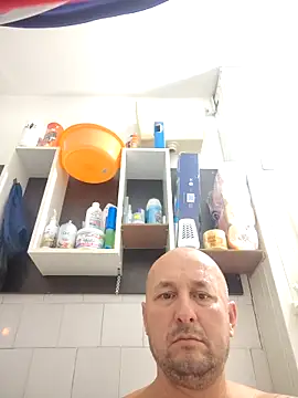 Snapshot of intx800 chatting on 09-24-25, 02:15 intx800 online show from 09-24-25, 02:15