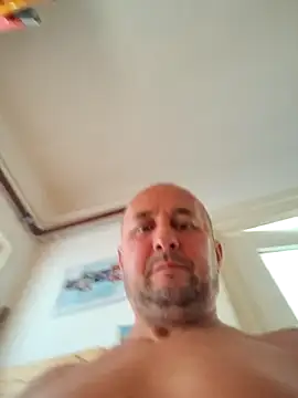 Snapshot of intx800 chatting on 09-24-25, 02:42 intx800 online show from 09-24-25, 02:42