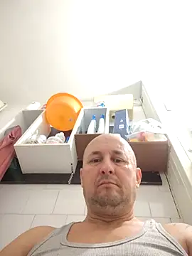 Snapshot of intx800 chatting on 10-12-25, 04:55 intx800 online show from 10-12-25, 04:55