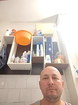 Snapshot of intx800 chatting on 10-18-25, 03:31 intx800 online show from 10-18-25, 03:31