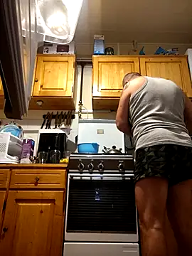 Snapshot of intx800 chatting on 10-23-25, 02:11 intx800 online show from 10-23-25, 02:11