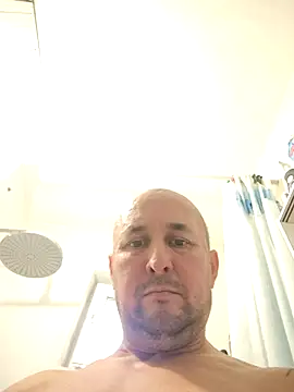 Snapshot of intx800 chatting on 10-29-25, 02:19 intx800 online show from 10-29-25, 02:19