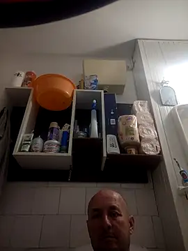 Snapshot of intx800 chatting on 10-31-25, 03:13 intx800 online show from 10-31-25, 03:13