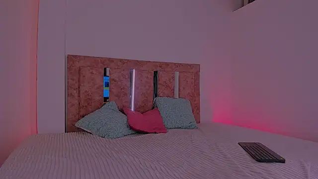 Emily Williams12 online show from 04-23-26, 02:46