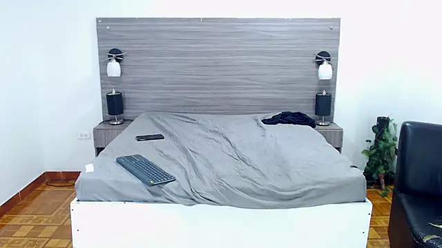 Loony Zion online show from 02-24-25, 04:26