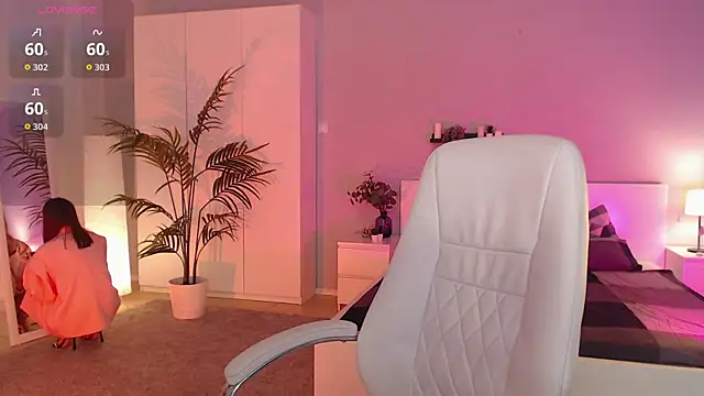 Bellla Haddid online show from 09-09-25, 12:43