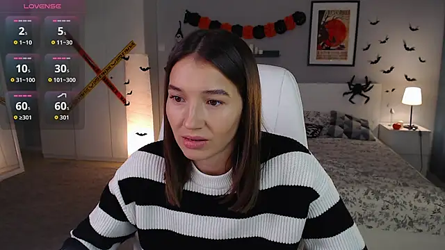 Bellla Haddid online show from 10-25-25, 01:24