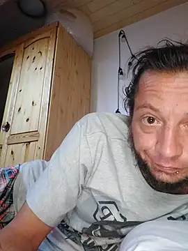 Snapshot of obiwan61 chatting on 03-03-26, 07:14 obiwan61 online show from 03-03-26, 07:14