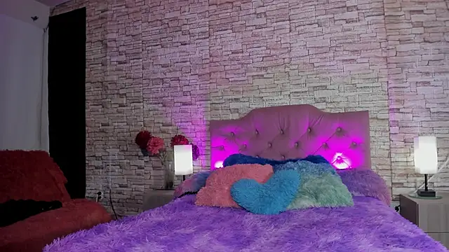 Snapshot of kitty_queen10 chatting on 10-29-25, 01:52 kitty queen10 online show from 10-29-25, 01:52