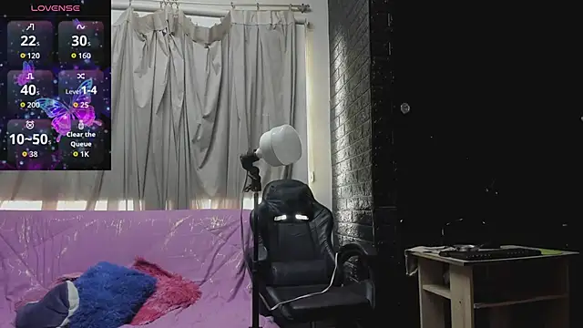 Snapshot of kitty_queen10 chatting on 01-19-26, 12:42 kitty queen10 online show from 01-19-26, 12:42