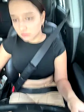 littlemelodi18 online show from 10-06-25, 05:43