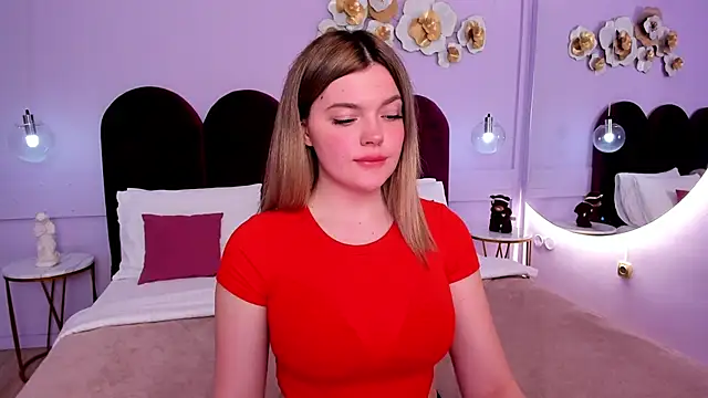 Snapshot of ZaraBloom chatting on 03-18-25, 01:53 ZaraBloom online show from 03-18-25, 01:53