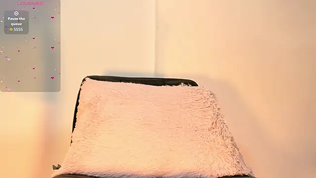 Sofia Burbano online show from 12-19-25, 09:00