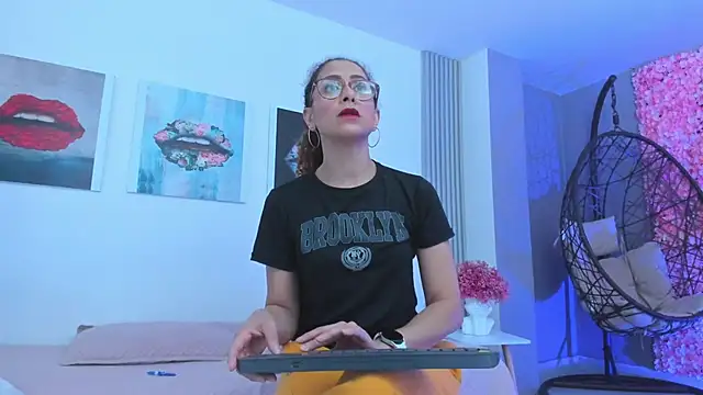 Snapshot of Angela_donnato chatting on 03-19-25, 03:09 Angela donnato online show from 03-19-25, 03:09