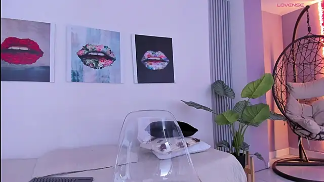 Snapshot of Angela_donnato chatting on 11-08-25, 03:50 Angela donnato online show from 11-08-25, 03:50