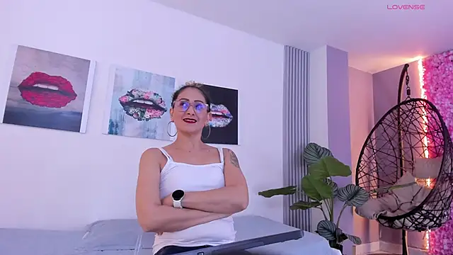 Snapshot of Angela_donnato chatting on 12-05-25, 03:37 Angela donnato online show from 12-05-25, 03:37