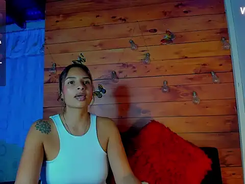 Snapshot of mykaelahoney chatting on 10-16-25, 03:29 mykaelahoney online show from 10-16-25, 03:29