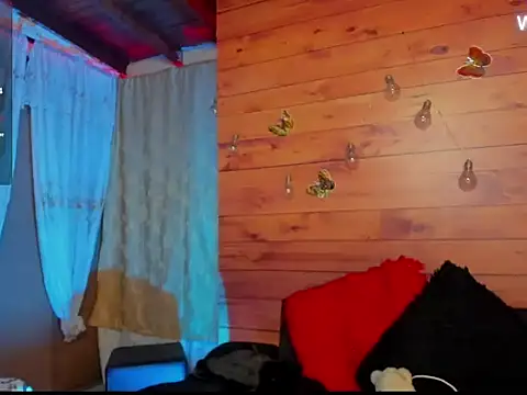 Snapshot of mykaelahoney chatting on 10-23-25, 06:13 mykaelahoney online show from 10-23-25, 06:13