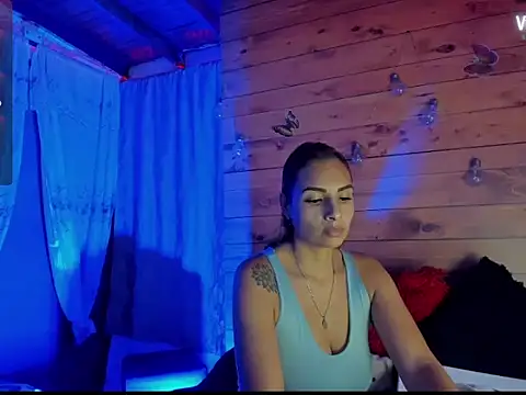 Snapshot of mykaelahoney chatting on 10-24-25, 12:52 mykaelahoney online show from 10-24-25, 12:52