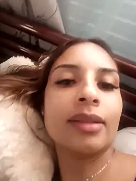 Snapshot of mykaelahoney chatting on 11-02-25, 03:47 mykaelahoney online show from 11-02-25, 03:47