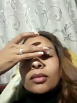 Snapshot of mykaelahoney chatting on 11-06-25, 12:33 mykaelahoney online show from 11-06-25, 12:33