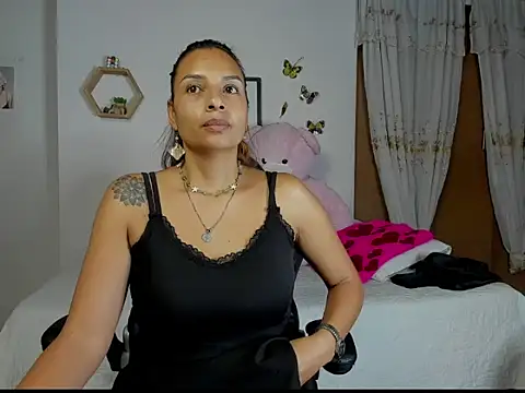 Snapshot of mykaelahoney chatting on 11-22-25, 04:22 mykaelahoney online show from 11-22-25, 04:22