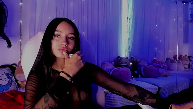 Snapshot of sophie_ws chatting on 12-24-24, 06:39 sophie ws online show from 12-24-24, 06:39