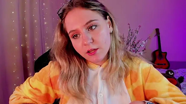 Diana Flower online show from 03-13-25, 12:13