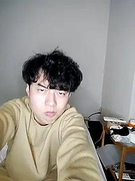 Snapshot of whitebriefboy chatting on 02-18-25, 12:37 whitebriefboy online show from 02-18-25, 12:37