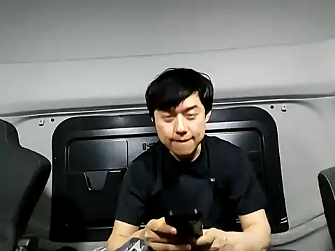 Snapshot of whitebriefboy chatting on 09-29-25, 04:01 whitebriefboy online show from 09-29-25, 04:01