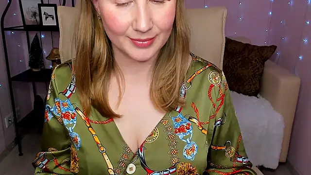 Snapshot of Helens_love chatting on 01-17-25, 05:32 Helens love online show from 01-17-25, 05:32